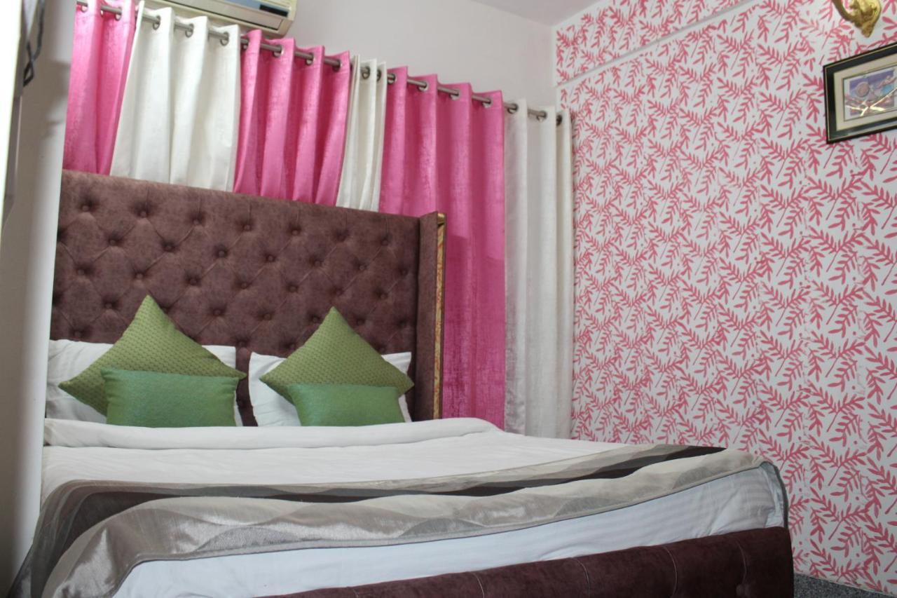 Homestay Awasthi Kozi - Closest To Vfs New Delhi